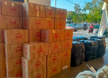 Parcel dan kotak untuk operasi fulfillment